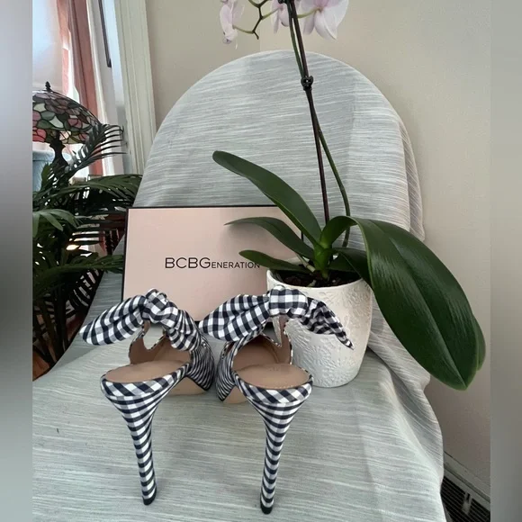 BCB Generation Navy/White Gingham Heels with Bow Detail- Sz 8 - Picture 2 of 2